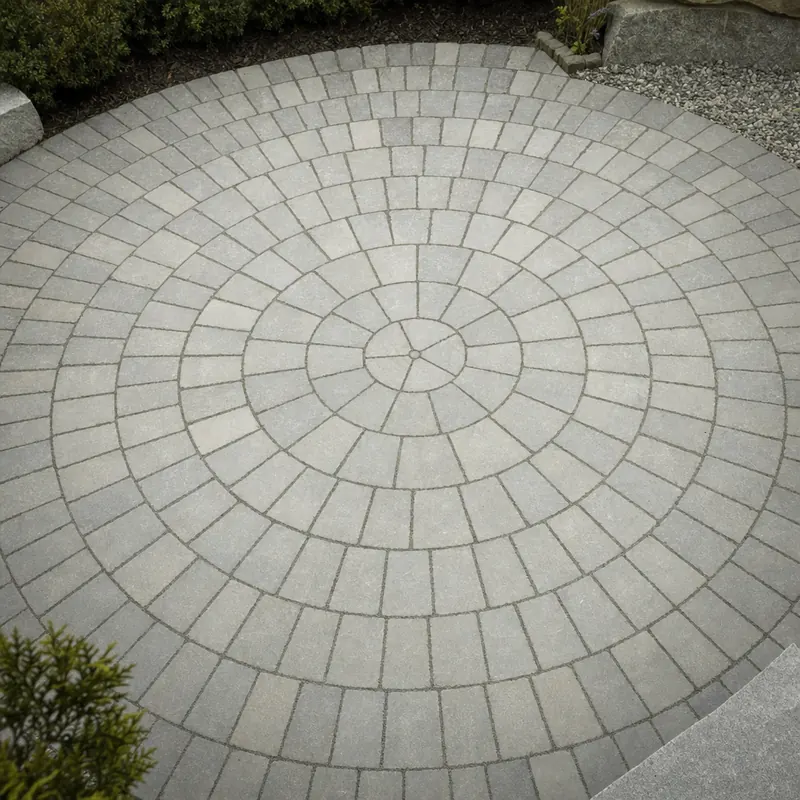 Circle feature block paving pattern